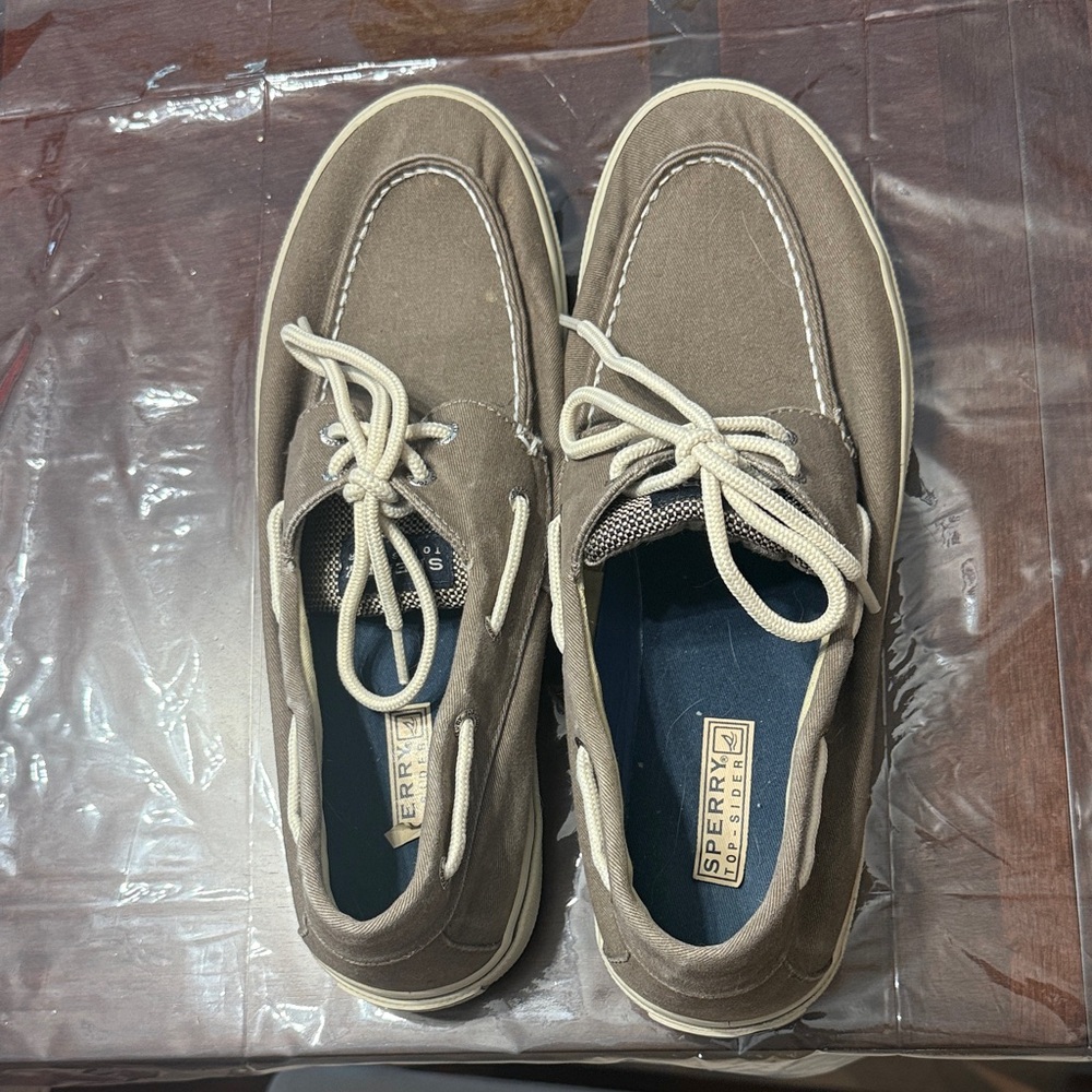 Sperry Men's Tan Boat Shoes with Cream Laces